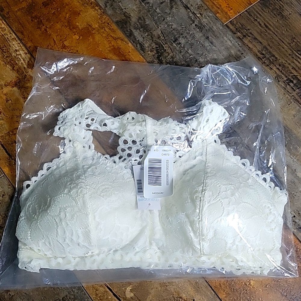 Maurices NWT Vintage Lace Racerback Bralette  M White